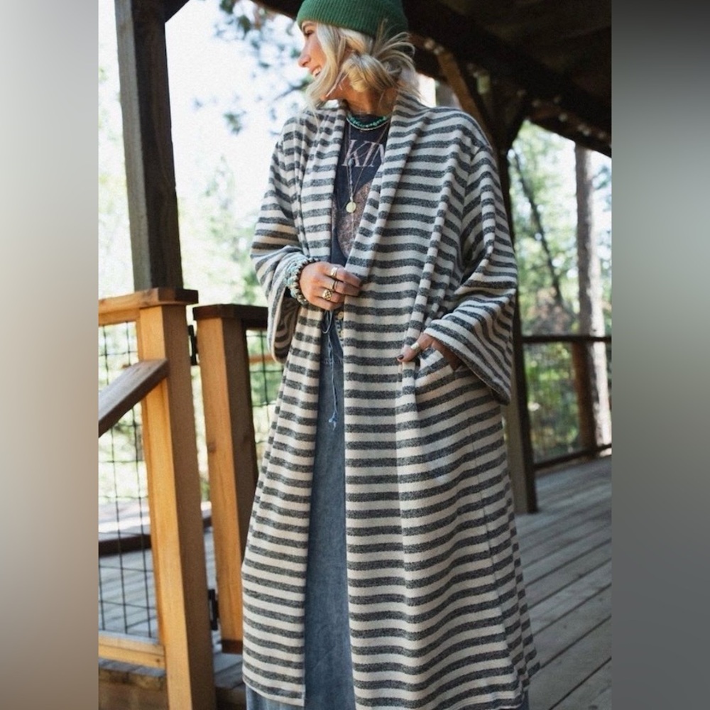 Tan and dark gray Striped Duster Knit Sweater. Sized XL-3X NWT